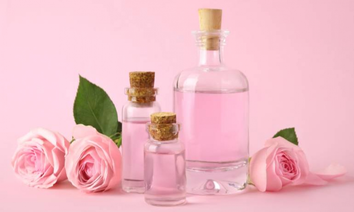  How To Use Rose Water For Glowing Face..??, Rose Water, Glowing Face, Beauty Benefits Of Rose Water, Beauty Benefits, Beauty Tips, Latest News-TeluguStop.com
