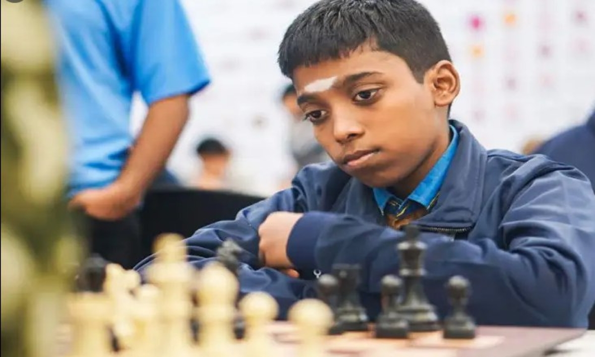  Once Again, The Talented Master Pragyananda Defeated The World No. 1 All At Once , New Record, Chess Game, Player, Magnus Carlson, Pragyananda Rameshbabu, Air Things Masters,-TeluguStop.com