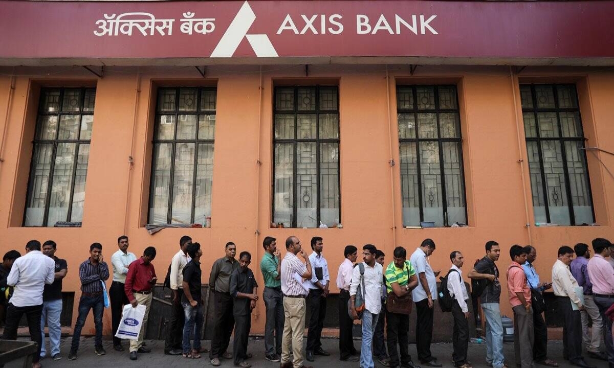  Axis Bank Hikes Service Charges For Savings And Salary Accounts-TeluguStop.com