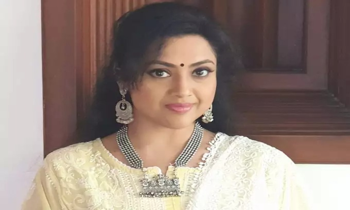  Meena Did Her Husband Funeral This Is The Reason ,meena, Tollywood, Husband Died, Husband Funeral, Reason, Telugu Film Industry , Meena Husband Funeral-TeluguStop.com