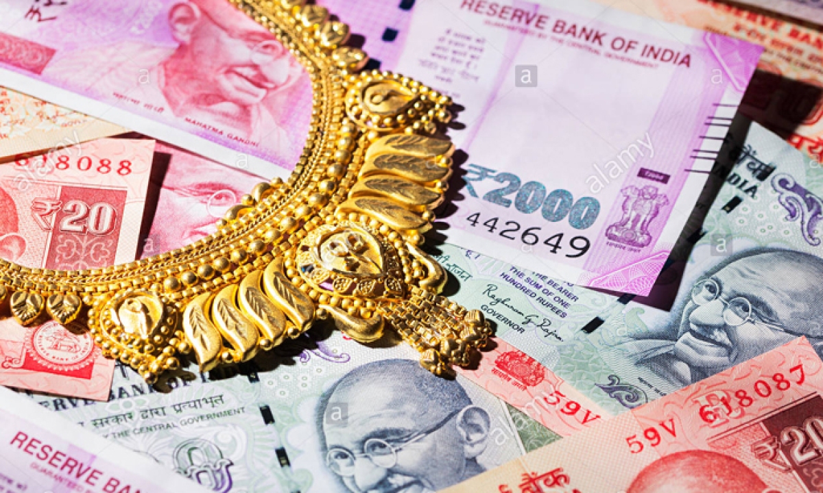  Money, Jewellery, Food, Grains Are Thrown Away Really Money, Jewellery, Food, Grains , Devotional-TeluguStop.com