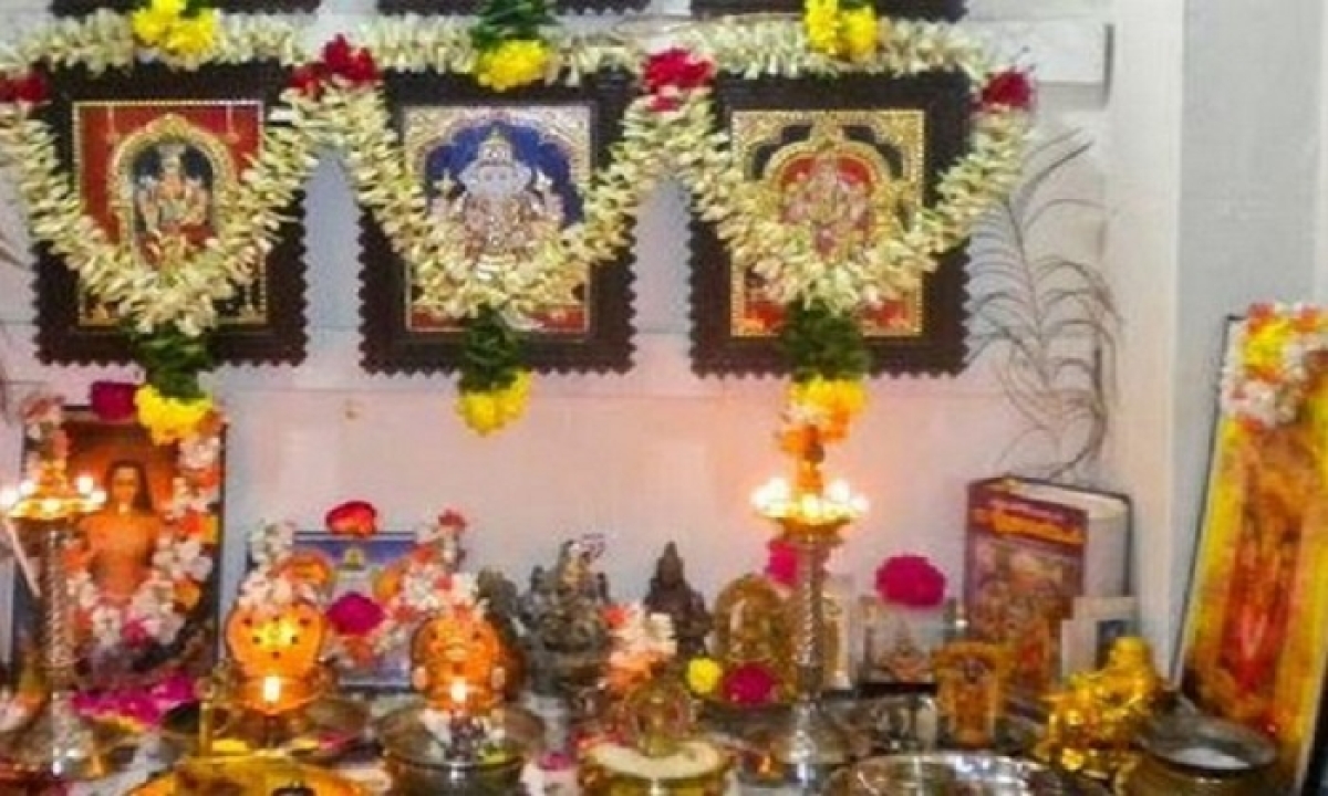  How To Do Pooja In House When We Went Tours,pooja Room,pooja Vidhanalu,devotional News,telugu Devotional-TeluguStop.com