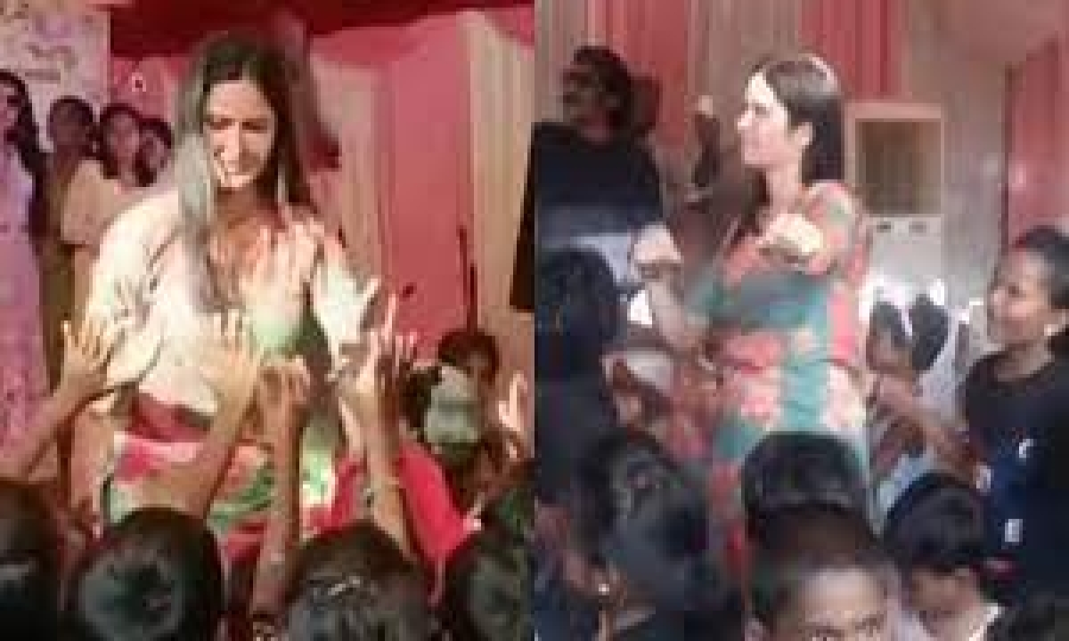  Katrina Kaif Dance With School Children Videos Going Viral On Internet ,katrina-TeluguStop.com