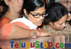 Uday Kiran S Name Tattooed On His Wife Hands Telugu Trending Latest News Updates Telugustop