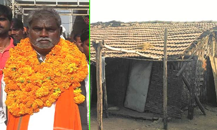  Locals Pitch In To Build House For Mla Living In Hut In Mp-ఎమ్మెల�-TeluguStop.com