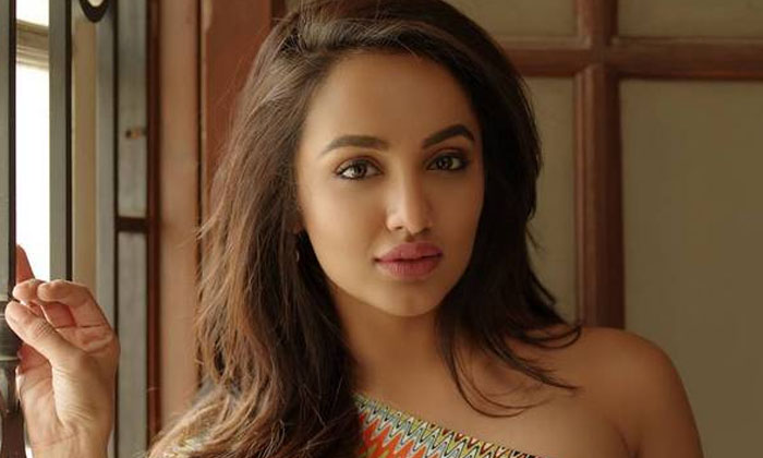 Telugu Bigg Boss 2, Bold Phoshoot, Commitment Movie, Nani, Tejaswi Madivada-Movie Telugu Bigg Boss 2, Bold Phoshoot, Commitment Movie, Nani, Tejaswi Madivada-Movie