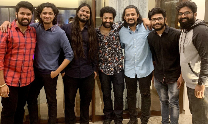 Telugu Alia Bhatt, Elyzium Band, Ntr, Ntr In Stylish Look, Ntr New Look, Ntr Stylish Photo Viral In Social Media, Ntr Viral Pic, Olivia Morris, Rajamouli, Ram Charan, Rrr, Singer Dinakar, Social Media, Stylish Photo, Trivikram, Viral Photo-Movie Telugu Alia Bhatt, Elyzium Band, Ntr, Ntr In Stylish Look, Ntr New Look, Ntr Stylish Photo Viral In Social Media, Ntr Viral Pic, Olivia Morris, Rajamouli, Ram Charan, Rrr, Singer Dinakar, Social Media, Stylish Photo, Trivikram, Viral Photo-Movie