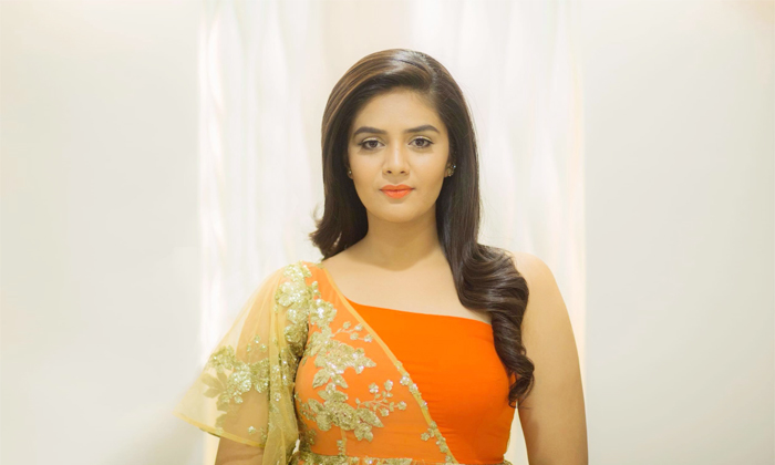 Telugu Anchor Srimukhi, Crazy Uncles Movie, Marriage, Nithin Maestro Movie, No Marriage Pressure, Shocking Comments, Srimukhi, Srimukhi Marriage, Srimukhi Movie Offers, Ugadi Wishes By Srimukhi-Movie Telugu Anchor Srimukhi, Crazy Uncles Movie, Marriage, Nithin Maestro Movie, No Marriage Pressure, Shocking Comments, Srimukhi, Srimukhi Marriage, Srimukhi Movie Offers, Ugadi Wishes By Srimukhi-Movie