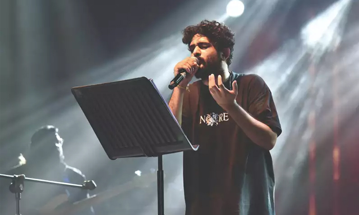 Telugu 30 Rojullo Preminchadam Ela, 4.5 Lakh Rupees, Geeta Govindam, Movie Songs, Remuneration, Sid Sriram, Sid Sriram Songs, Special Tunes, Super Hit Songs, Tollywood Star Singer-Movie Telugu 30 Rojullo Preminchadam Ela, 4.5 Lakh Rupees, Geeta Govindam, Movie Songs, Remuneration, Sid Sriram, Sid Sriram Songs, Special Tunes, Super Hit Songs, Tollywood Star Singer-Movie