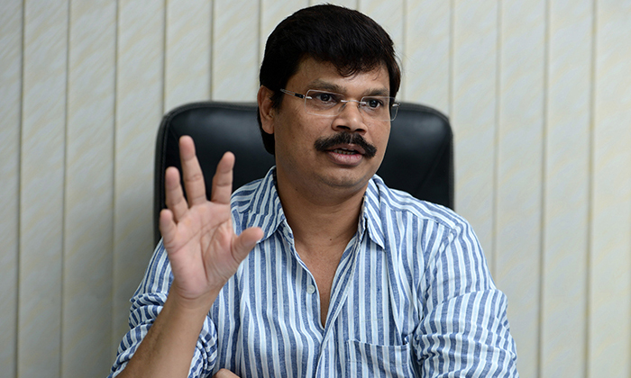 Telugu 100 Crores Market, 100 Crores Movies, Anil Ravipudi, Bobby, Boyapati Srinu, Directors, Harish Shankar, Koratala Shiva, Parashuram, Rajamouli, Srinu Vaitla, Sukumar, Surender Reddy, Tollywood Directors, Trivikram, Vv Vinayak-Telugu Stop Exclusive Top Stories Telugu 100 Crores Market, 100 Crores Movies, Anil Ravipudi, Bobby, Boyapati Srinu, Directors, Harish Shankar, Koratala Shiva, Parashuram, Rajamouli, Srinu Vaitla, Sukumar, Surender Reddy, Tollywood Directors, Trivikram, Vv Vinayak-Telugu Stop Exclusive Top Stories