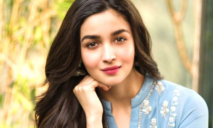 Telugu Alia Bhatt, Alia Bhatt Remuneration, Alia Bhatt Remuneration For Rrr, Ntr, Rajamouli, Ram Charan, Rrr-Movie Telugu Alia Bhatt, Alia Bhatt Remuneration, Alia Bhatt Remuneration For Rrr, Ntr, Rajamouli, Ram Charan, Rrr-Movie