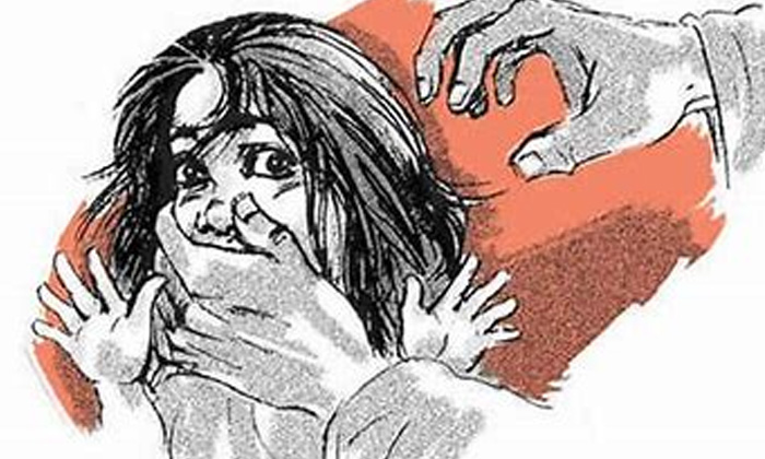 Telugu 12 Years Old Girl Raped, Crime News, Four People Brutally Rape Attempt On Daughter And Mother In Uttar Pradesh, Uttar Pradesh, Women Brutally Raped-Telugu Crime News(క్రైమ్ వార్తలు) Telugu 12 Years Old Girl Raped, Crime News, Four People Brutally Rape Attempt On Daughter And Mother In Uttar Pradesh, Uttar Pradesh, Women Brutally Raped-Telugu Crime News(క్రైమ్ వార్తలు)