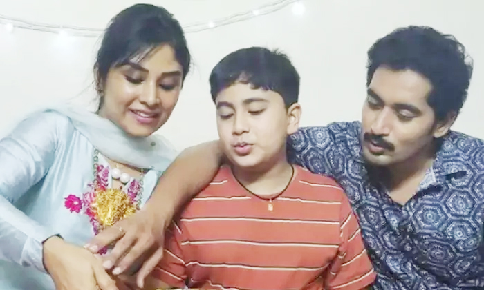 Telugu Comments Viral, Manjula Paritala, Manjula Paritala Chit Chat With Netizens, Manjula Paritala Emotional Post, Manjula Paritala Favorite City, Manjula Son Rickey, Nirupam Wife, Social Media, Viral Post-Movie Telugu Comments Viral, Manjula Paritala, Manjula Paritala Chit Chat With Netizens, Manjula Paritala Emotional Post, Manjula Paritala Favorite City, Manjula Son Rickey, Nirupam Wife, Social Media, Viral Post-Movie