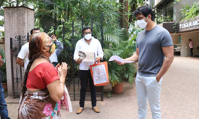 Telugu 10 Lakh People, 18 Months, Corona Second Wave, Corona Vaccine, Helping Nature, Oxygen Tanks, Real Hero Sonusood, Social Media, Sonusood, Sonusood Corona-Movie Telugu 10 Lakh People, 18 Months, Corona Second Wave, Corona Vaccine, Helping Nature, Oxygen Tanks, Real Hero Sonusood, Social Media, Sonusood, Sonusood Corona-Movie