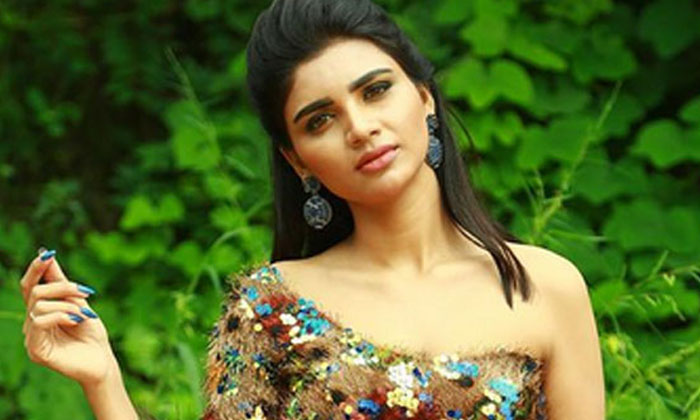 Telugu Anchor Varsha, Emanuel Shocks, Emuanuel, Engagement Ring, Jabardasth Show, July 4 Th, Photo Goes Viral-Movie Telugu Anchor Varsha, Emanuel Shocks, Emuanuel, Engagement Ring, Jabardasth Show, July 4 Th, Photo Goes Viral-Movie