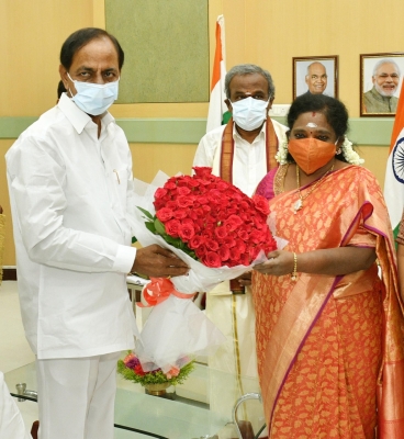  Telangana CM Greets Guv Soundararajan On Birthday-General-English-Telugu Tollywood Photo Image-TeluguStop.com
