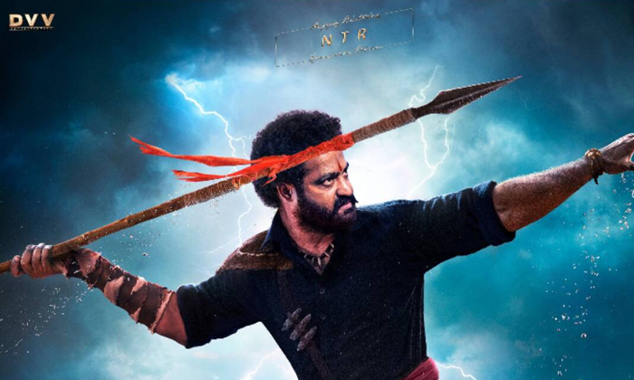 Telugu Bommarillu Script To Ntr, Class Movie, Director Bommarillu Bhasker, Director Raja Mouli, Jr Ntr, Jr Ntr Rejected Movie, Ntr Mass Hero, Ntr Rejected Bommarillu Movie, Producer Dil Raju, Rrr Movie, Sri Venkateswara Creations Banner-Telugu Stop Exclusive Top Stories Telugu Bommarillu Script To Ntr, Class Movie, Director Bommarillu Bhasker, Director Raja Mouli, Jr Ntr, Jr Ntr Rejected Movie, Ntr Mass Hero, Ntr Rejected Bommarillu Movie, Producer Dil Raju, Rrr Movie, Sri Venkateswara Creations Banner-Telugu Stop Exclusive Top Stories