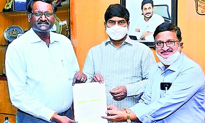 Telugu Ap And Telangana News Headlines, Breaking News, Hareeshrao, India, Jagan, Koushik Reddy, Ktr, Landon, Roundup, Sunitha Laxmareddy, Today Gold Rate, Top20 News-Latest News - Telugu Telugu Ap And Telangana News Headlines, Breaking News, Hareeshrao, India, Jagan, Koushik Reddy, Ktr, Landon, Roundup, Sunitha Laxmareddy, Today Gold Rate, Top20 News-Latest News - Telugu