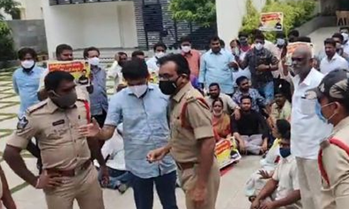 Telugu Ap And Telangana News Headlines, Breaking News, Devendar Goud, Etela, Jagan, Jamuna, Narendra Modi, Narsireddy, Parlament, Rejeena, Roundup, Today Gold Rate, Top20 News, Ttd-Latest News - Telugu Telugu Ap And Telangana News Headlines, Breaking News, Devendar Goud, Etela, Jagan, Jamuna, Narendra Modi, Narsireddy, Parlament, Rejeena, Roundup, Today Gold Rate, Top20 News, Ttd-Latest News - Telugu