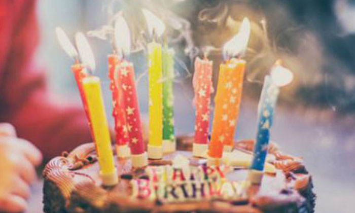 Telugu Birth Day, Birth Day Cake, Birthday Bash, Birthday Cake, Birthday Party, Cake, Eye Injury, Viral Photos, Viral Pic, Woman Face Smashed Into Birthday Cake, Woman Face Smashed Into Cake Narrowly Escapes Losing Eyesight, Woman Narrowly Escapes Losing Eyesight, Wooden Stick-Latest News - Telugu Telugu Birth Day, Birth Day Cake, Birthday Bash, Birthday Cake, Birthday Party, Cake, Eye Injury, Viral Photos, Viral Pic, Woman Face Smashed Into Birthday Cake, Woman Face Smashed Into Cake Narrowly Escapes Losing Eyesight, Woman Narrowly Escapes Losing Eyesight, Wooden Stick-Latest News - Telugu