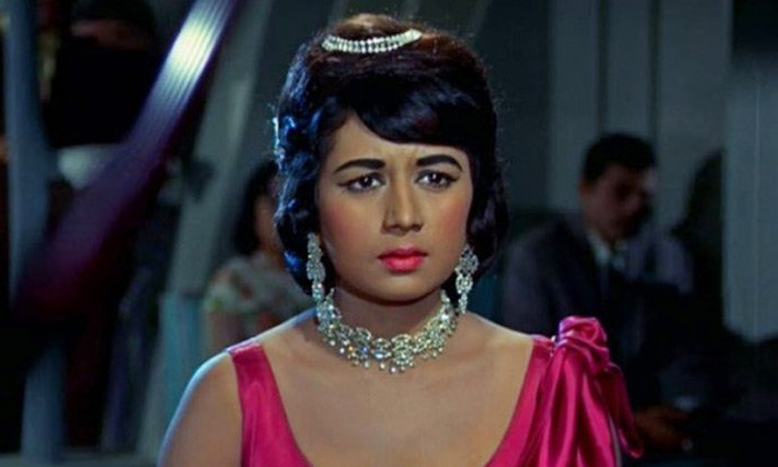 Telugu Bollywood Heroine, Bollywood Star Heroine Nanda Purchased Bungalow For 150 Rupees, Choti Behan Movie, One Fifty Ruppees Only, Purchased Bungalow, Star Heroine Nanda, Tollywood-Telugu Stop Exclusive Top Stories Telugu Bollywood Heroine, Bollywood Star Heroine Nanda Purchased Bungalow For 150 Rupees, Choti Behan Movie, One Fifty Ruppees Only, Purchased Bungalow, Star Heroine Nanda, Tollywood-Telugu Stop Exclusive Top Stories