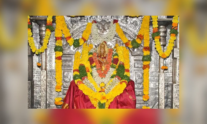  Can The Devotees Wear The Remnants Which Are Offered To Goddess, Goddess, Sarees-TeluguStop.com