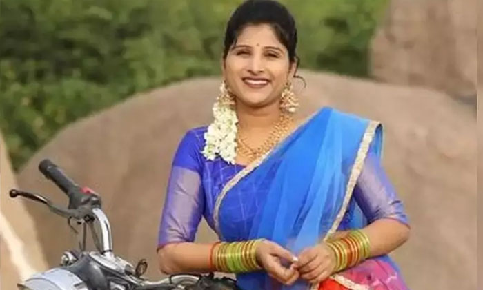 Telugu Bathu Kamma Songs, Bigg Boss Show, Compulsroy Contenstant, Mind Changed, Singer Mangli, Tollywood, Yotube-Movie Telugu Bathu Kamma Songs, Bigg Boss Show, Compulsroy Contenstant, Mind Changed, Singer Mangli, Tollywood, Yotube-Movie
