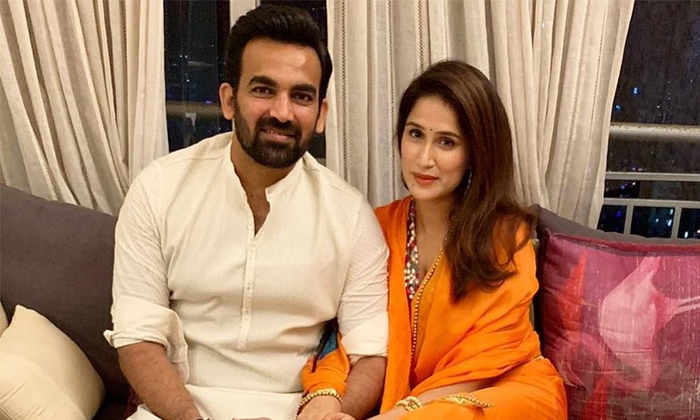 Telugu Celebrity Wives, Cricketers-heroines, Geeta Basra Harbajan Singh, Hajel Keech Yuvraj Singh, Heroines Who Are Married Cricketers In Recent Times. Cricketers And Wives, Indian Cricketers, Jaheer Khan, Natasha Hardik Pandya, Sagarika Ghatge, Virat Anushka Sharma-Movie Telugu Celebrity Wives, Cricketers-heroines, Geeta Basra Harbajan Singh, Hajel Keech Yuvraj Singh, Heroines Who Are Married Cricketers In Recent Times. Cricketers And Wives, Indian Cricketers, Jaheer Khan, Natasha Hardik Pandya, Sagarika Ghatge, Virat Anushka Sharma-Movie