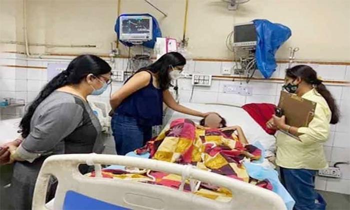 Telugu 10 Laks Dowry, Crime News, Delhi Government Hospital, Drink Acid, Extra Dowry, Gwalior, Husband, Madhya Pradesh, Police Arrest, Wife-Telugu Crime News(క్రైమ్ వార్తలు) Telugu 10 Laks Dowry, Crime News, Delhi Government Hospital, Drink Acid, Extra Dowry, Gwalior, Husband, Madhya Pradesh, Police Arrest, Wife-Telugu Crime News(క్రైమ్ వార్తలు)