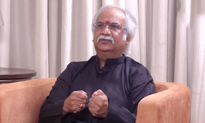 Telugu Character Artist, Jayapraada, K. Viswanath, Kamal Hasan And Jayaprada, Kiss Scene, Sagara Sangamam, Subha Sankalpam, Subhalekha Sudhakar, Swathimutyam, Tollywood-Telugu Stop Exclusive Top Stories Telugu Character Artist, Jayapraada, K. Viswanath, Kamal Hasan And Jayaprada, Kiss Scene, Sagara Sangamam, Subha Sankalpam, Subhalekha Sudhakar, Swathimutyam, Tollywood-Telugu Stop Exclusive Top Stories