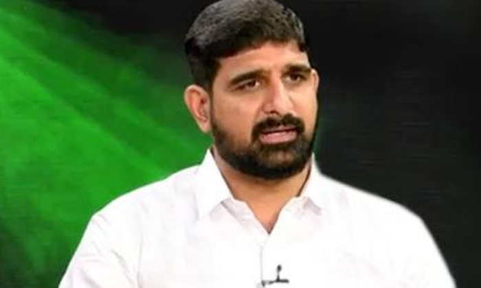 Telugu Huzurabad, Is It The Congress Leader Who Is Behind Kaushik Into The Trs With His Advice, Kcr, Koushik, Ktr, Public Trip, Trs-Telugu Political News Telugu Huzurabad, Is It The Congress Leader Who Is Behind Kaushik Into The Trs With His Advice, Kcr, Koushik, Ktr, Public Trip, Trs-Telugu Political News