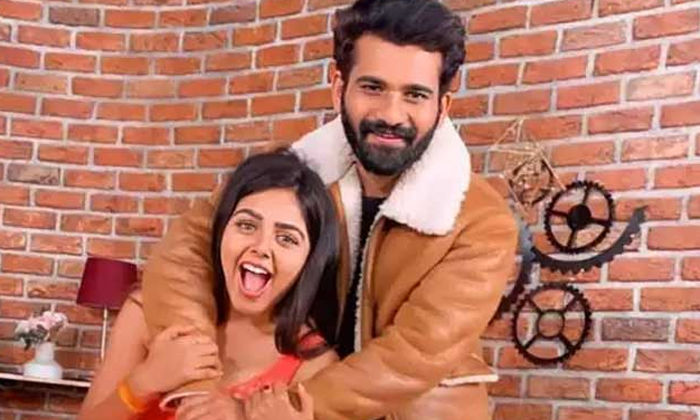 Telugu Akhil, Monal Gajjar, Shocking Comments, Social Media-Movie Telugu Akhil, Monal Gajjar, Shocking Comments, Social Media-Movie