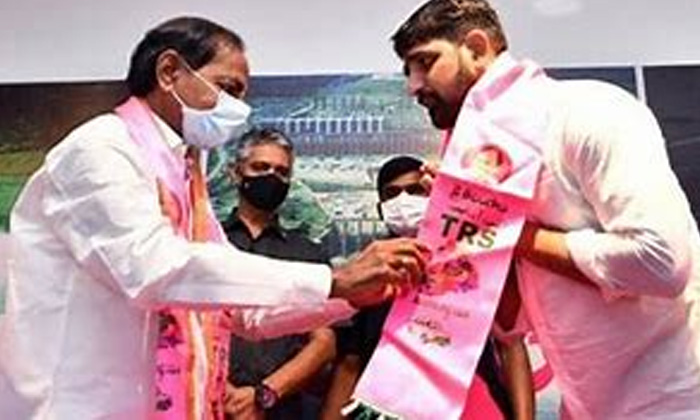 Telugu Bjp, Congress, Eetala Rajendar, Huzurabad Election, Mothkupalli Narasimhulu, Padi Koushuik Reddy, Telonga News, Telongana Politics, Trs-Telugu Political News Telugu Bjp, Congress, Eetala Rajendar, Huzurabad Election, Mothkupalli Narasimhulu, Padi Koushuik Reddy, Telonga News, Telongana Politics, Trs-Telugu Political News