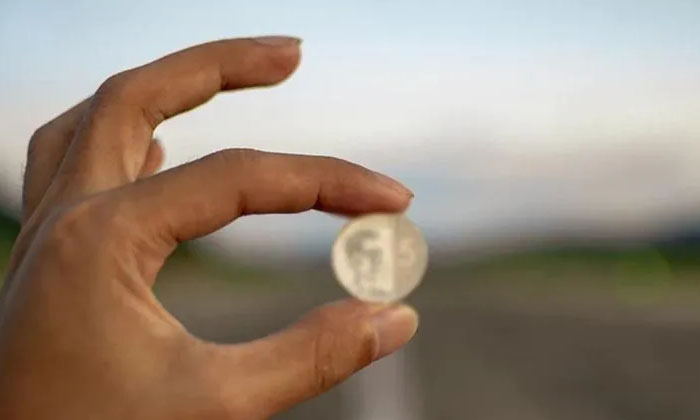 Telugu Anglo-saxon Coin, Anglo-saxon Coin Worth Rs 2 Crore, Gold Coin, Lucky People, Rare Coin, Treasure, Treasure Busted, Treasure Hunter, Treasure Hunter Finds Anglo-saxon Coin Worth Rs 2 Crore In Uk, Treasure Hunter Finds Coin Worth Rs 2 Crore, Uk, Wiltshire Coin-Latest News - Telugu Telugu Anglo-saxon Coin, Anglo-saxon Coin Worth Rs 2 Crore, Gold Coin, Lucky People, Rare Coin, Treasure, Treasure Busted, Treasure Hunter, Treasure Hunter Finds Anglo-saxon Coin Worth Rs 2 Crore In Uk, Treasure Hunter Finds Coin Worth Rs 2 Crore, Uk, Wiltshire Coin-Latest News - Telugu