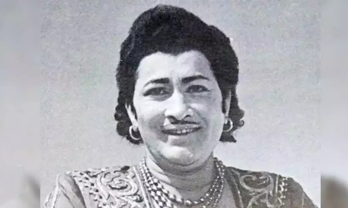 Telugu Hari Krishna, Kantarao, Mahesh Babu, Nagarjuna, Pawan Kalyan, Ravichandran, Shoban Babu, Sunil, Vijaya Nirmala-Telugu Stop Exclusive Top Stories Telugu Hari Krishna, Kantarao, Mahesh Babu, Nagarjuna, Pawan Kalyan, Ravichandran, Shoban Babu, Sunil, Vijaya Nirmala-Telugu Stop Exclusive Top Stories