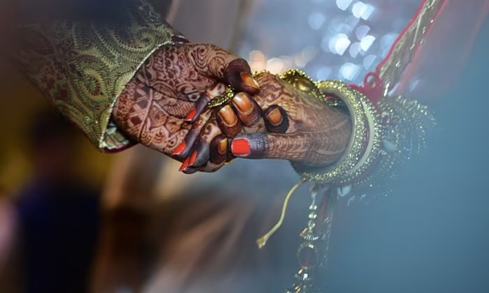 Telugu 25 Lakhs 60 Thousand, Fine, Inter Caste Marraige, Odisha, Viral Latest, Viral News-Latest News - Telugu Telugu 25 Lakhs 60 Thousand, Fine, Inter Caste Marraige, Odisha, Viral Latest, Viral News-Latest News - Telugu