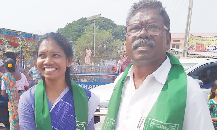 Telugu A Tribal Women Success Story, Anuradha, Anuradha Success Story, Basheerbagh, Basheerbagh Pg College Principal, Former Mla Gummadi Narsayya Daughter, Pg College Principal, Success Story, Tribal Women-Latest News - Telugu Telugu A Tribal Women Success Story, Anuradha, Anuradha Success Story, Basheerbagh, Basheerbagh Pg College Principal, Former Mla Gummadi Narsayya Daughter, Pg College Principal, Success Story, Tribal Women-Latest News - Telugu