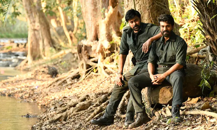 Telugu 2004, Chiranjeevi Birthday, Chirutha, Director Rajamouli, Magadheera, Photo Viral, Ram Charan, Ram Charan Viral Pic, Social Media, Tollywood-Movie Telugu 2004, Chiranjeevi Birthday, Chirutha, Director Rajamouli, Magadheera, Photo Viral, Ram Charan, Ram Charan Viral Pic, Social Media, Tollywood-Movie