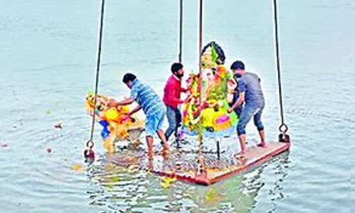 Telugu Ganesh, Ganesh Visarjan, Indhu, Lord Ganesha, Vinayaka Nimajjanam, Water-Telugu Bhakthi Telugu Ganesh, Ganesh Visarjan, Indhu, Lord Ganesha, Vinayaka Nimajjanam, Water-Telugu Bhakthi