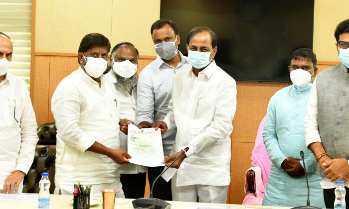 Telugu Bandi Sanjay, Dalitha Bandu Scheme, Etela Rajendar, Hujurabad, Kcr, Madira Mla, Mallu Bhatti Vikramarka, Revanth Reddy, Telangana, Telangana Bjp President-Telugu Political News Telugu Bandi Sanjay, Dalitha Bandu Scheme, Etela Rajendar, Hujurabad, Kcr, Madira Mla, Mallu Bhatti Vikramarka, Revanth Reddy, Telangana, Telangana Bjp President-Telugu Political News