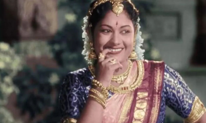 Telugu About Savithri, Down Fall, Intresting Facts, Mahanati, Savitri, Shocking Facts, Swimiing Pool, Tollywood, Top Heroine, Vasthu-Movie Telugu About Savithri, Down Fall, Intresting Facts, Mahanati, Savitri, Shocking Facts, Swimiing Pool, Tollywood, Top Heroine, Vasthu-Movie