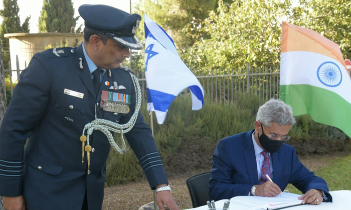Telugu Britain, Foreign Minister Lays Wreath At Cemetery For Indian Soldiers In Israel, Hyderabad, Jodhpur Lancers, Minister S. Jaishankar, Mysore, Talfiot In Israel-Telugu NRI Telugu Britain, Foreign Minister Lays Wreath At Cemetery For Indian Soldiers In Israel, Hyderabad, Jodhpur Lancers, Minister S. Jaishankar, Mysore, Talfiot In Israel-Telugu NRI