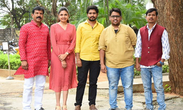 Telugu Director Vijay Kumar Badugu, Hero Anad, Heroine Shravani Shetty, Minister Ktr, Padmaja Distributions, Producer Tadaka Ramesh, Tamasoma Jyotirgamaya Movie, Tamasoma Jyotirgamaya Trailer, Tollywood-Movie Telugu Director Vijay Kumar Badugu, Hero Anad, Heroine Shravani Shetty, Minister Ktr, Padmaja Distributions, Producer Tadaka Ramesh, Tamasoma Jyotirgamaya Movie, Tamasoma Jyotirgamaya Trailer, Tollywood-Movie