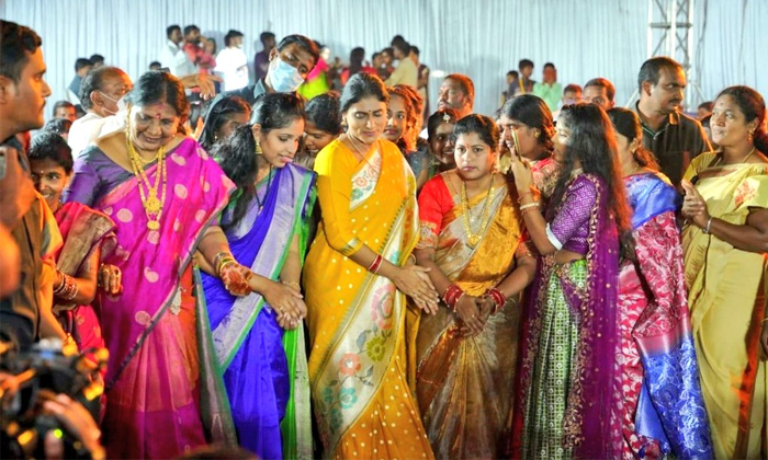 Telugu Hyderabad, Kcr, Mufti Juber Khasmi, Nirudyoga Deeksha, Ys Sharmila, Ys Sharmila Meets Muslim Elders, Ysrtp, Ysrtp President-Political Telugu Hyderabad, Kcr, Mufti Juber Khasmi, Nirudyoga Deeksha, Ys Sharmila, Ys Sharmila Meets Muslim Elders, Ysrtp, Ysrtp President-Political