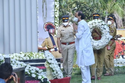  26/11 13th Anniv: Mumbai Pays Tribute To Bravehearts And Victims-TeluguStop.com