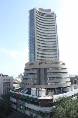  Equities Settle Low For Second Straight Session; Sensex Slips 656 Pts (2nd Ld) #sensex #slips-TeluguStop.com