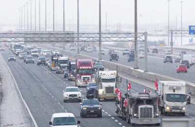  Hundreds Of Truckers Moving Toward Canada’s Capital For Protests #hundreds #truckers-TeluguStop.com