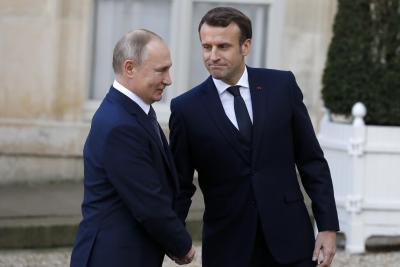  Putin, Macron Discuss Security Guarantees Over Phone #putin #macron-TeluguStop.com