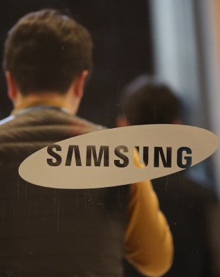  Samsung Pips Intel To Lead Global Chip Market In 2021 #samsung #pips-TeluguStop.com