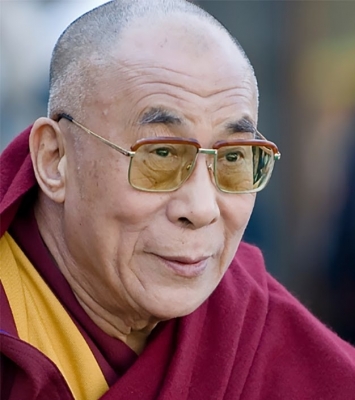  Dalai Lama Greets Macron On Re-election-TeluguStop.com